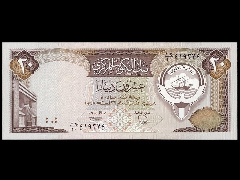 Ʈ(P-16b) 1986 20 𳪸 ̻